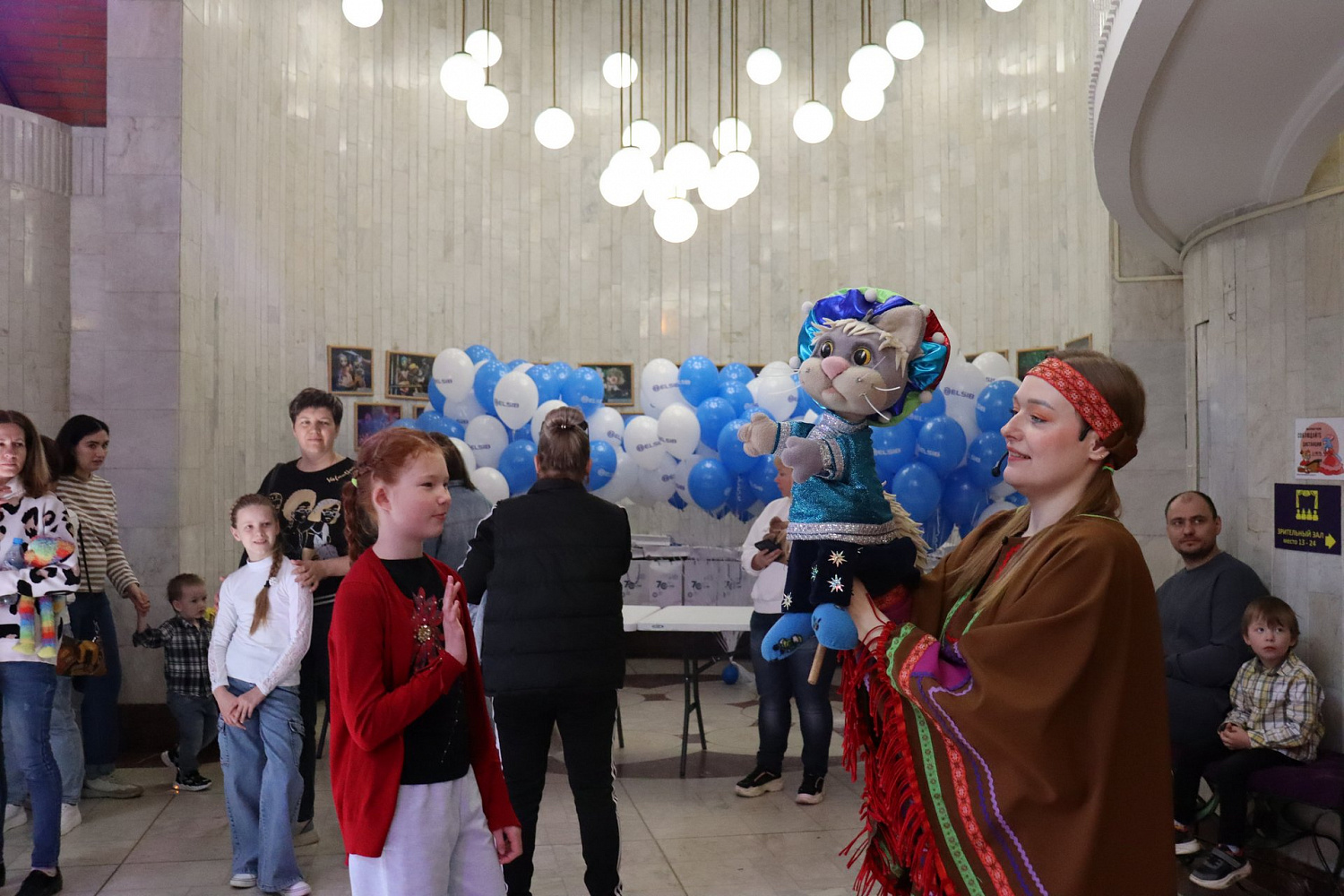 Дети сотрудников посетили театр кукол 1 июня